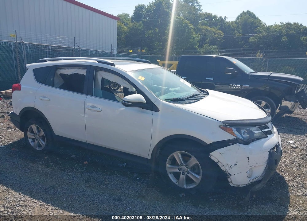 2014 TOYOTA RAV4 XLE VIN: 2T3RFREV1EW147560