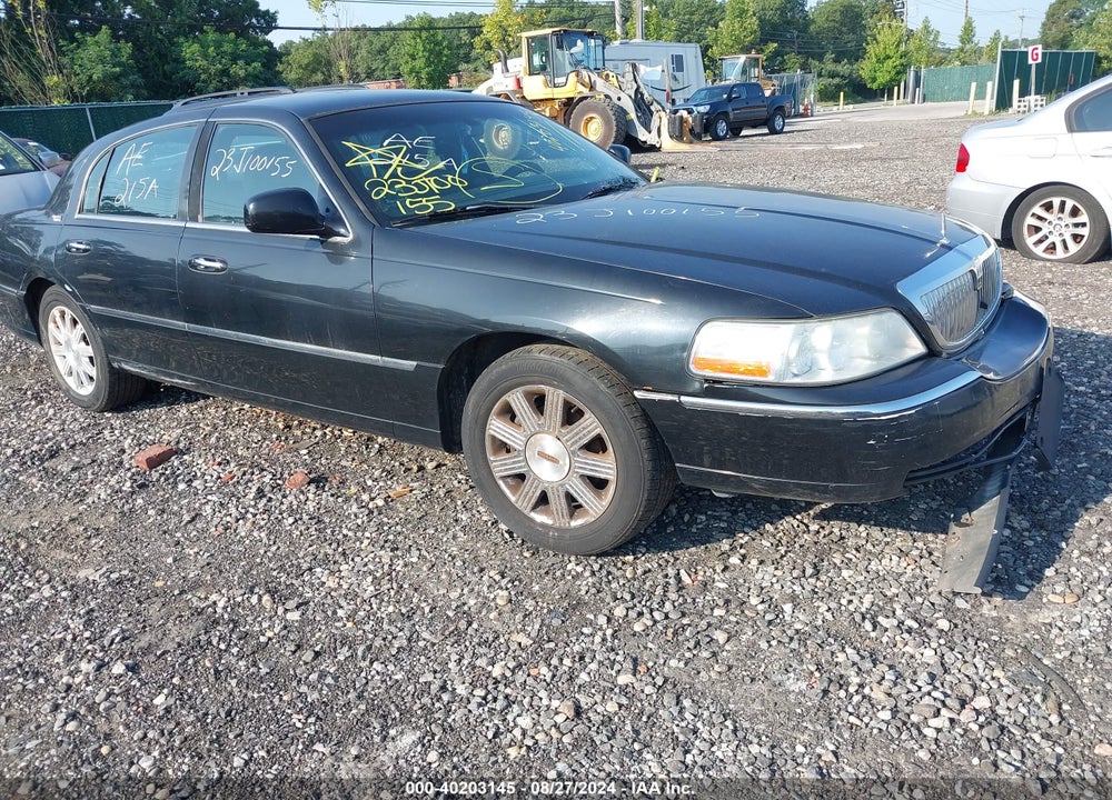2010 LINCOLN TOWN CAR SIGNATURE LIMITED VIN: 2LNBL8CV4AX621326