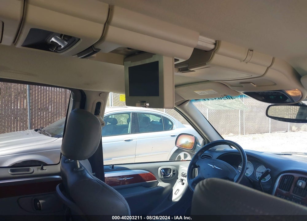 2005 CHRYSLER TOWN & COUNTRY LIMITED VIN: 2C8GP64L05R196759