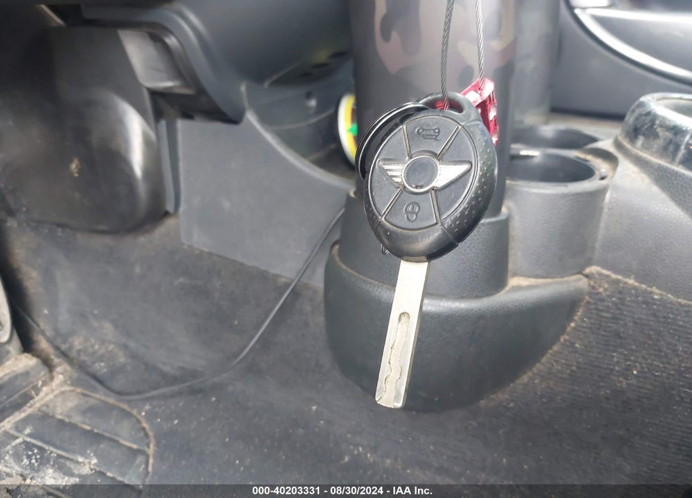 2006 MINI COOPER S VIN: WMWRE335X6TN27923