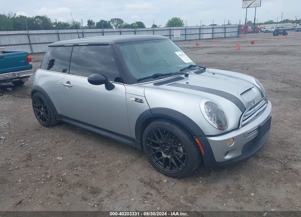 2006 MINI COOPER S VIN: WMWRE335X6TN27923