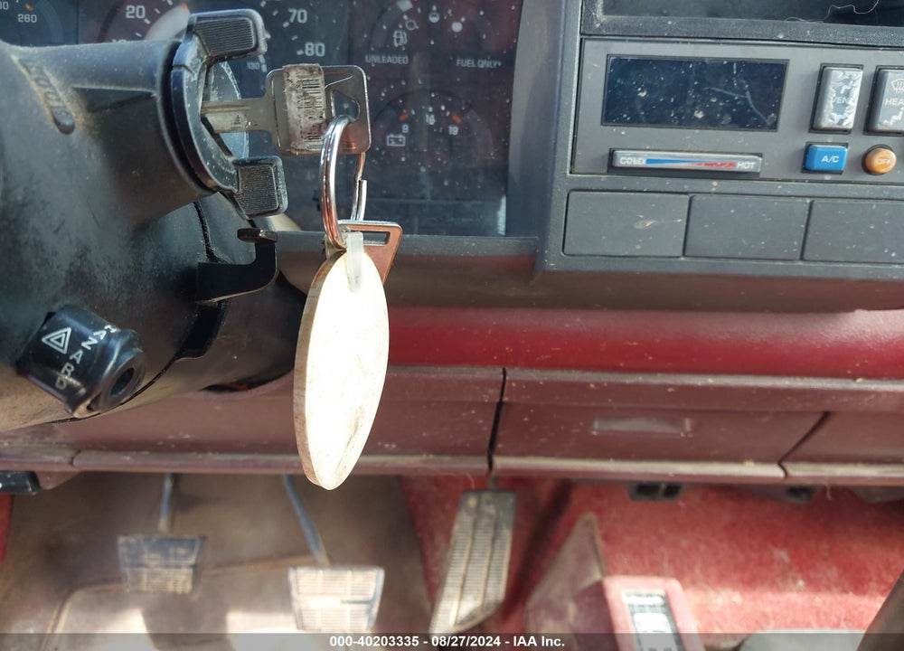 1990 CHEVROLET GMT-400 K1500 VIN: 2GCEK19K6L1243251