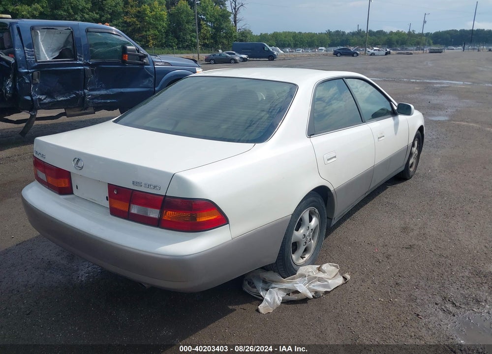 1999 LEXUS ES 300 VIN: JT8BF28G8X5074086