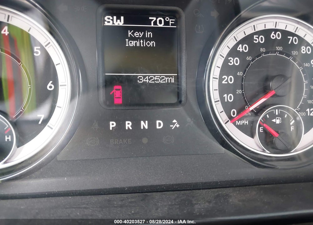 2022 RAM 1500 CLASSIC TRADESMAN REGULAR CAB 4X2 8' BOX VIN: 3C6JR6DG1NG330017