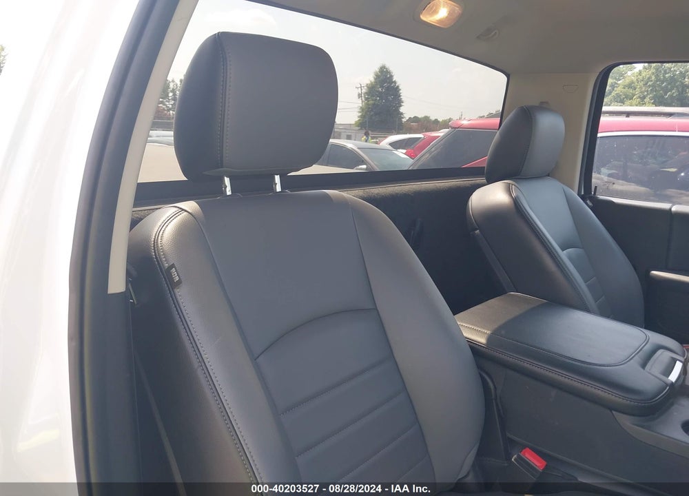 2022 RAM 1500 CLASSIC TRADESMAN REGULAR CAB 4X2 8' BOX VIN: 3C6JR6DG1NG330017