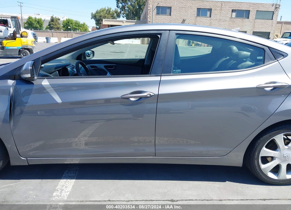 2011 HYUNDAI ELANTRA LIMITED VIN: 5NPDH4AE9BH076026