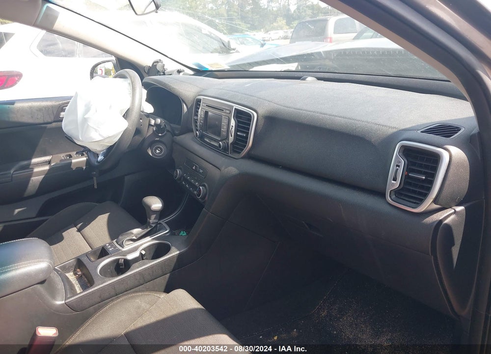 2018 KIA SPORTAGE LX VIN: KNDPMCAC1J7448222