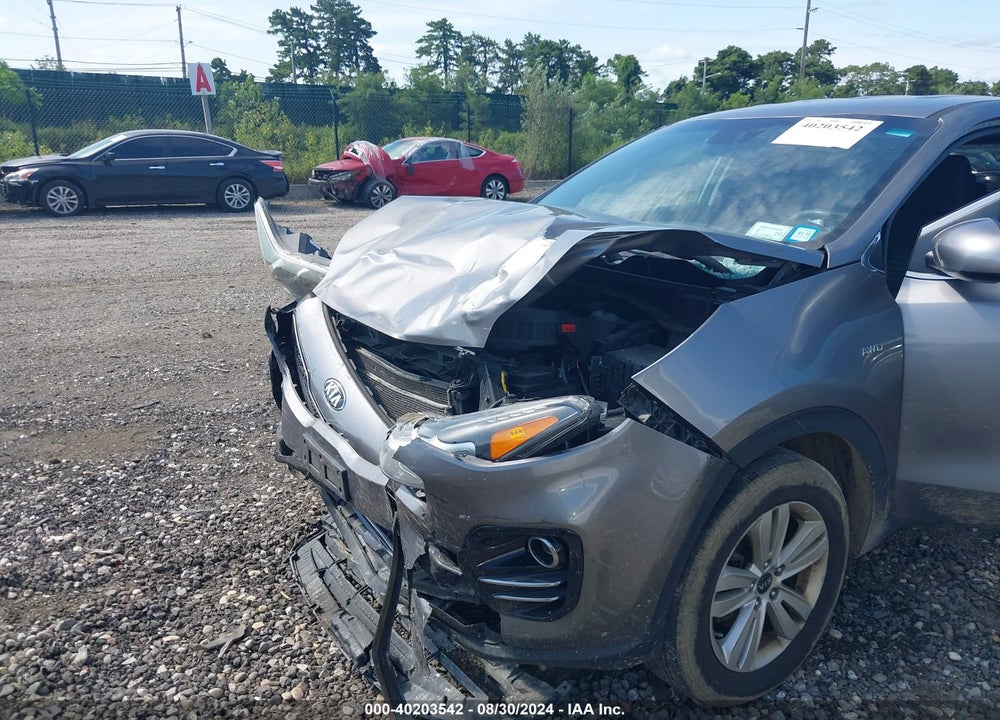 2018 KIA SPORTAGE LX VIN: KNDPMCAC1J7448222