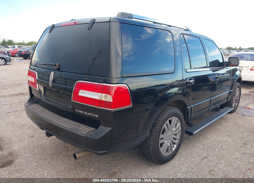 2007 LINCOLN NAVIGATOR ULTIMATE VIN: 5LMFU275X7LJ20126