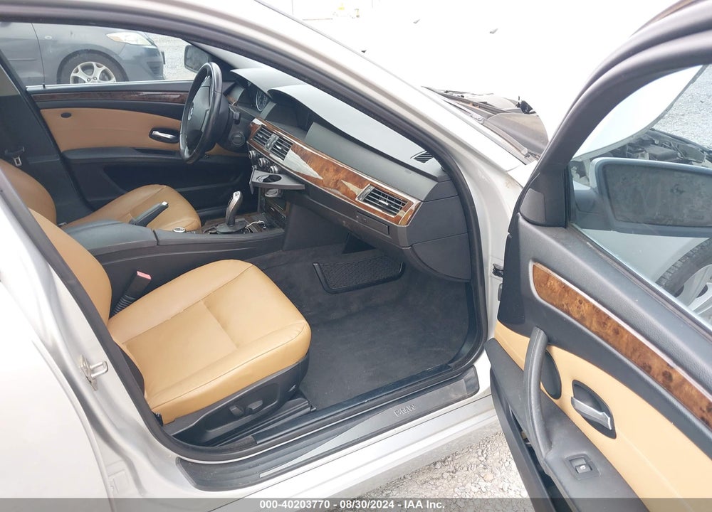 2010 BMW 528I VIN: WBANU5C57AC126805