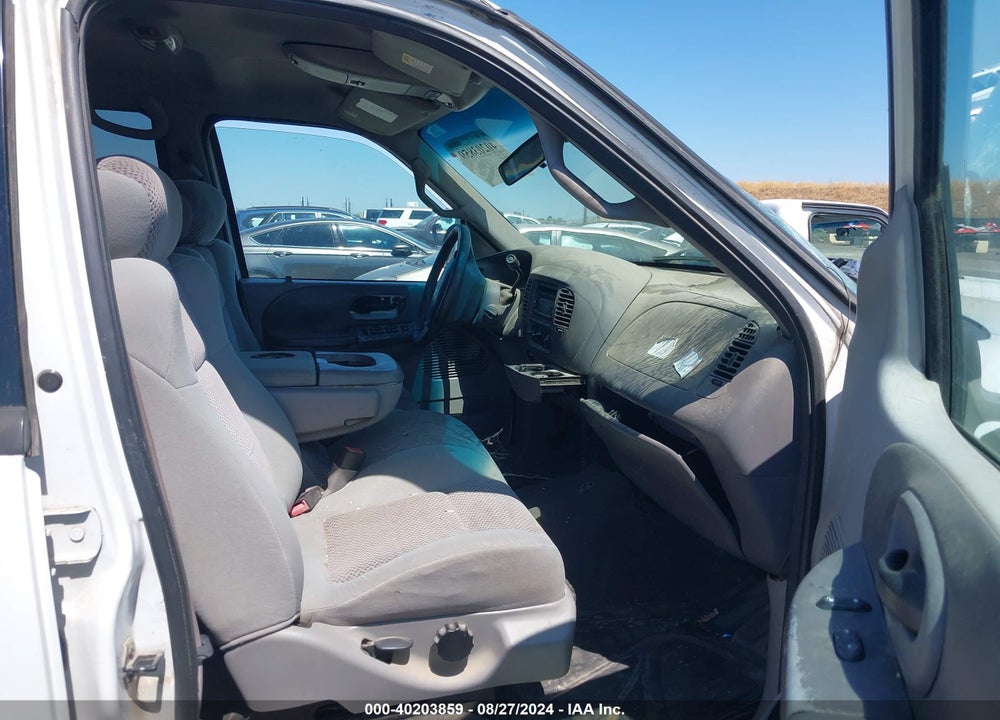 2002 FORD F-150 LARIAT/XLT VIN: 1FTRW08LX2KB82530