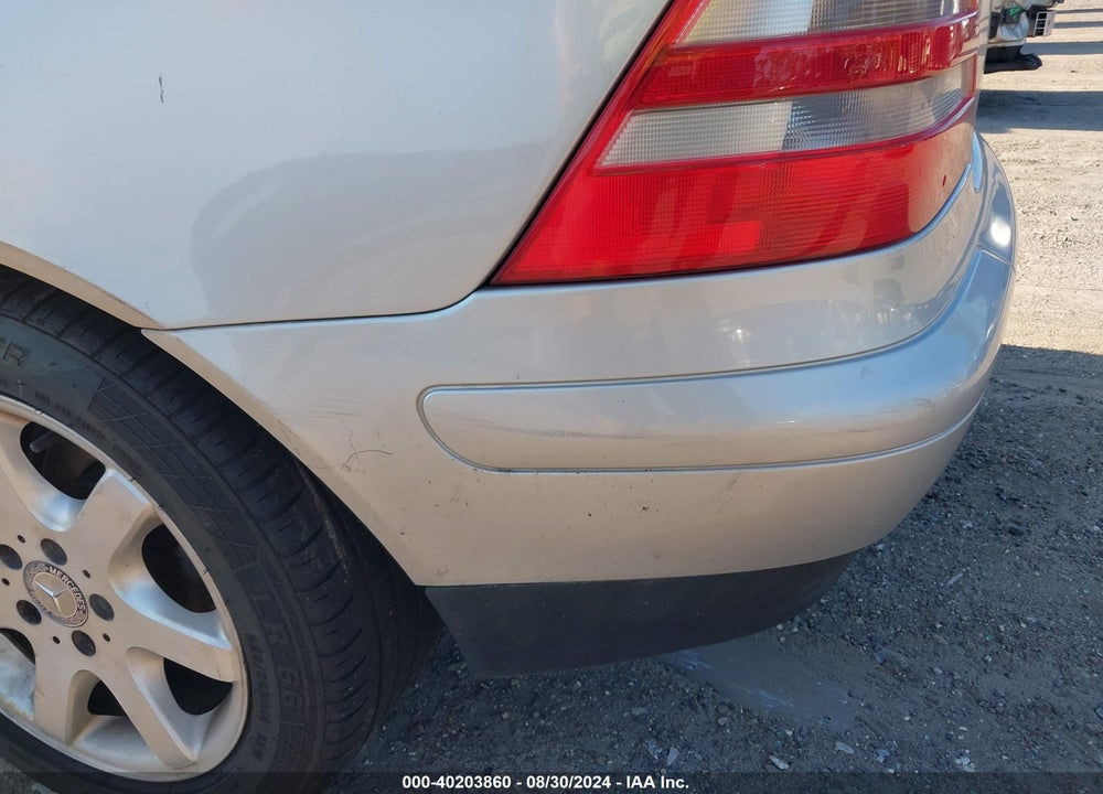 2000 MERCEDES-BENZ SLK 230 KOMPRESSOR VIN: WDBKK47F2YF160635