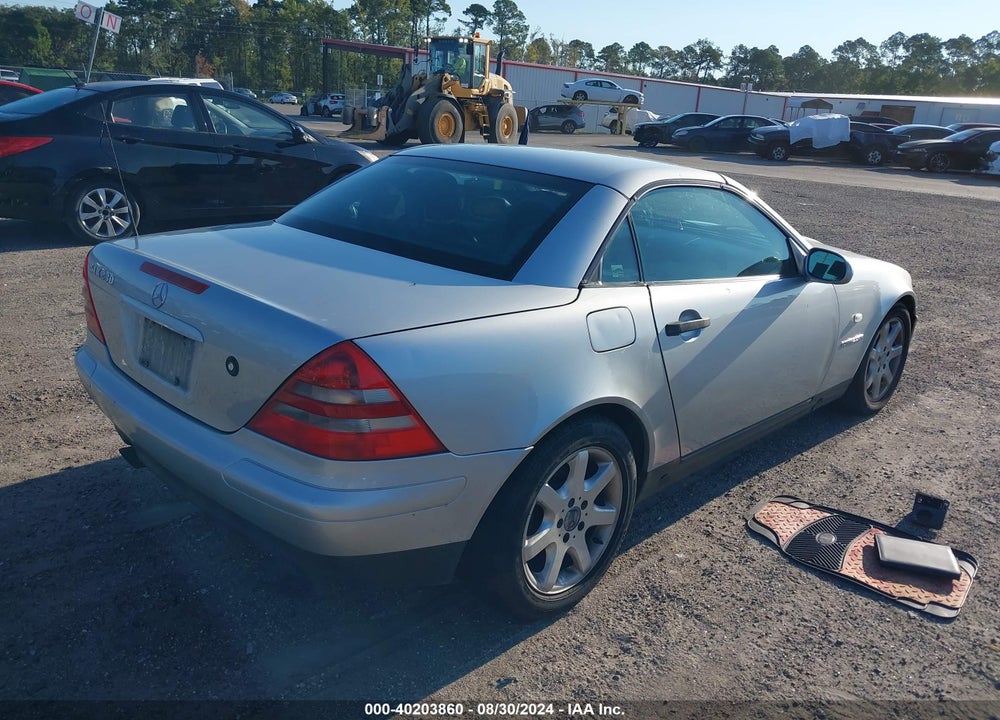 2000 MERCEDES-BENZ SLK 230 KOMPRESSOR VIN: WDBKK47F2YF160635