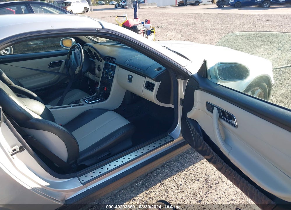 2000 MERCEDES-BENZ SLK 230 KOMPRESSOR VIN: WDBKK47F2YF160635