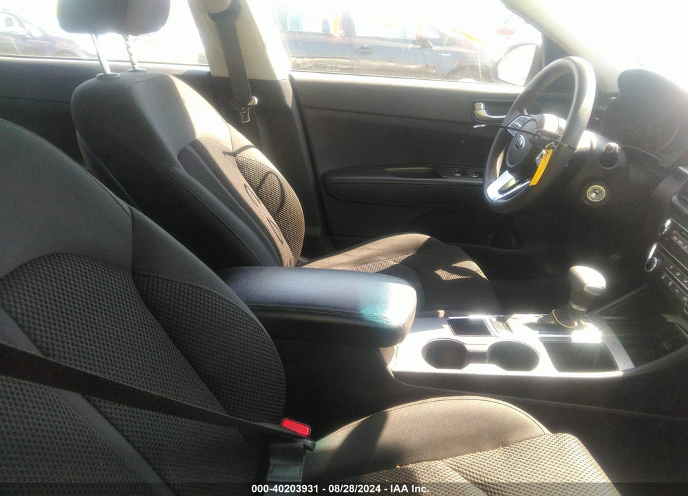 2019 KIA OPTIMA VIN: 5XXGT4L34KG351563