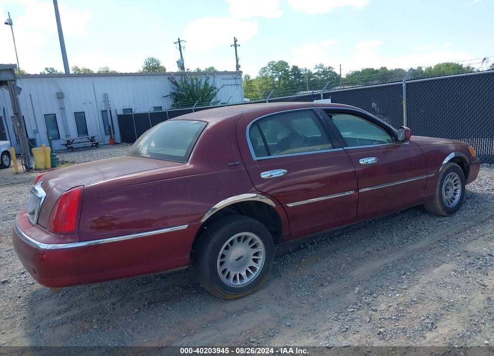 1998 LINCOLN TOWN CAR EXECUTIVE VIN: 1LNFM81W2WY663186