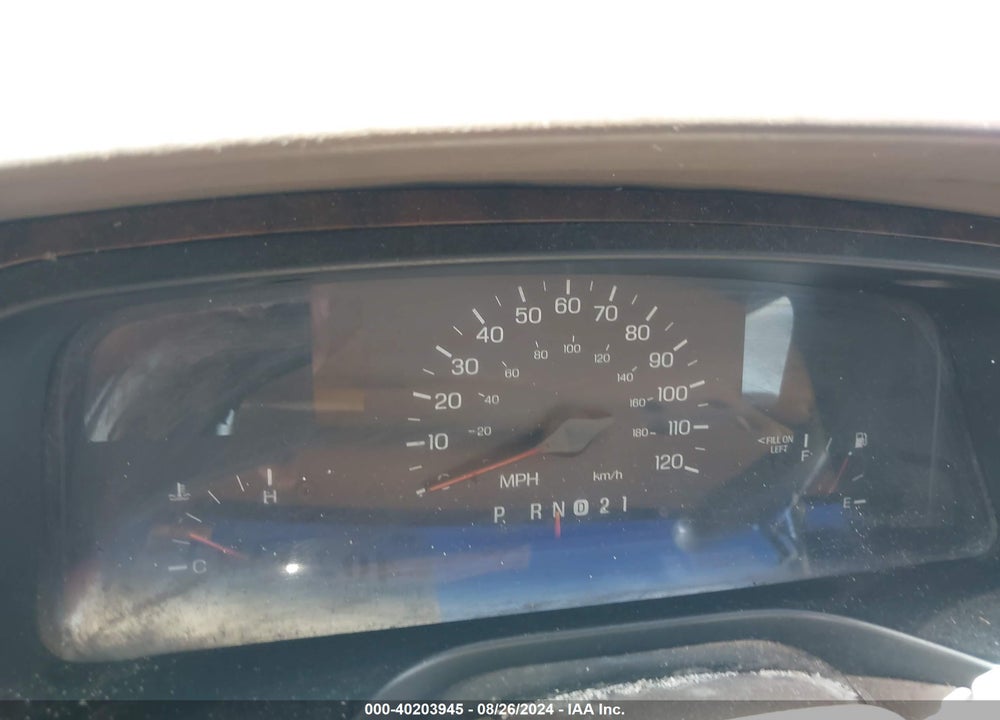 1998 LINCOLN TOWN CAR EXECUTIVE VIN: 1LNFM81W2WY663186