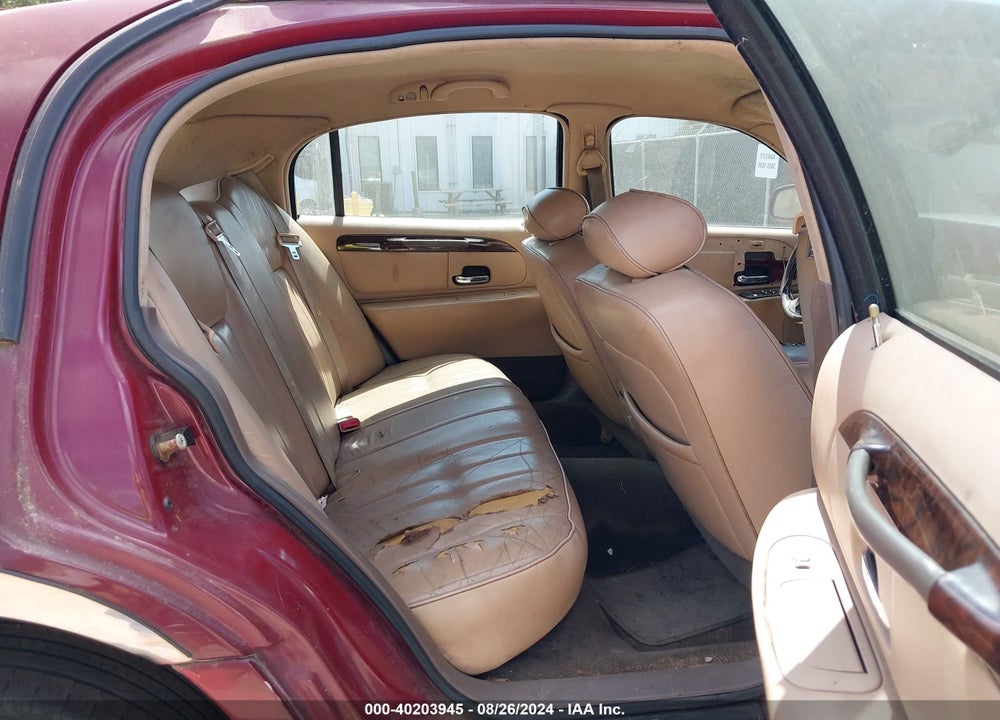 1998 LINCOLN TOWN CAR EXECUTIVE VIN: 1LNFM81W2WY663186