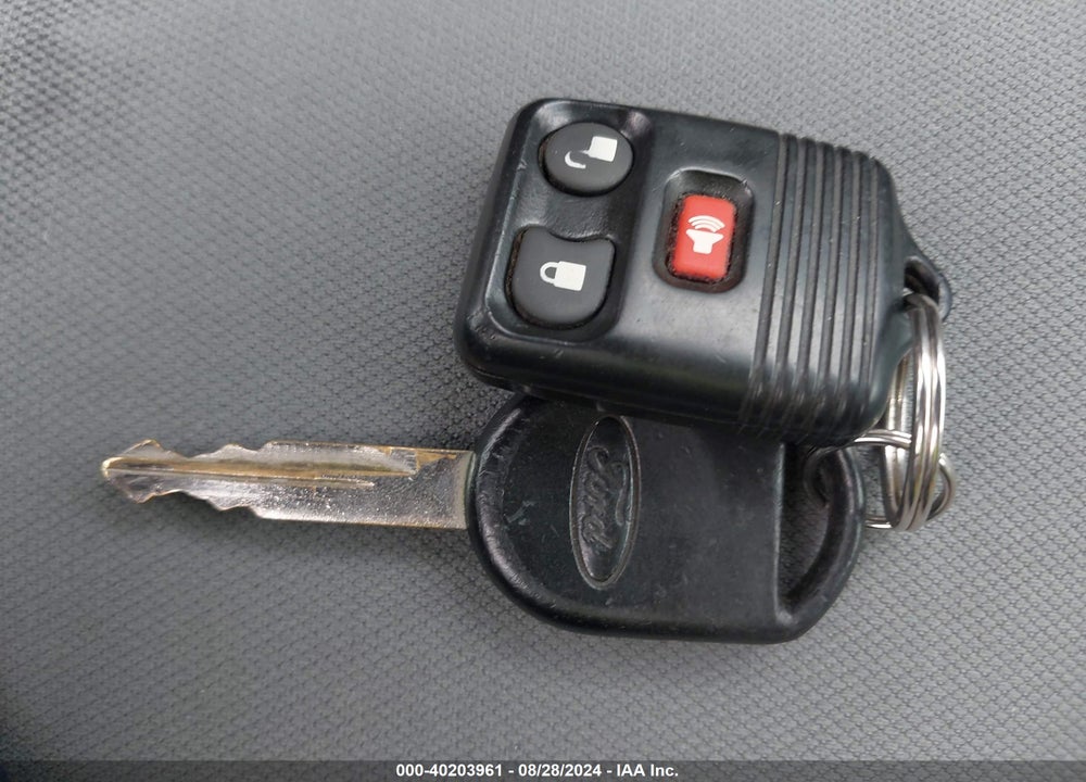 2006 FORD ESCAPE XLT VIN: 1FMYU03Z36KC05533