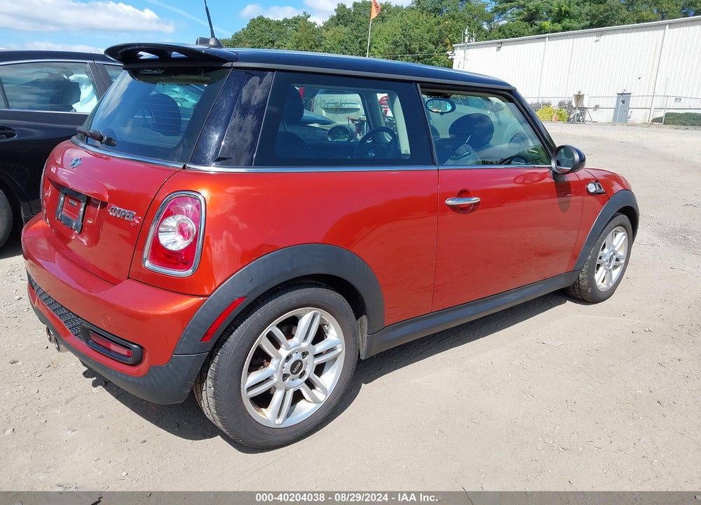 2013 MINI HARDTOP COOPER S VIN: WMWSV3C57DT475939
