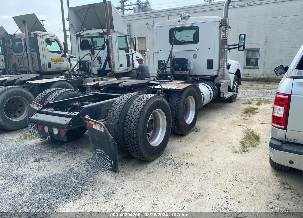 2016 KENWORTH CONSTRUCTION T880 VIN: 1XKZDP9X7GJ496928