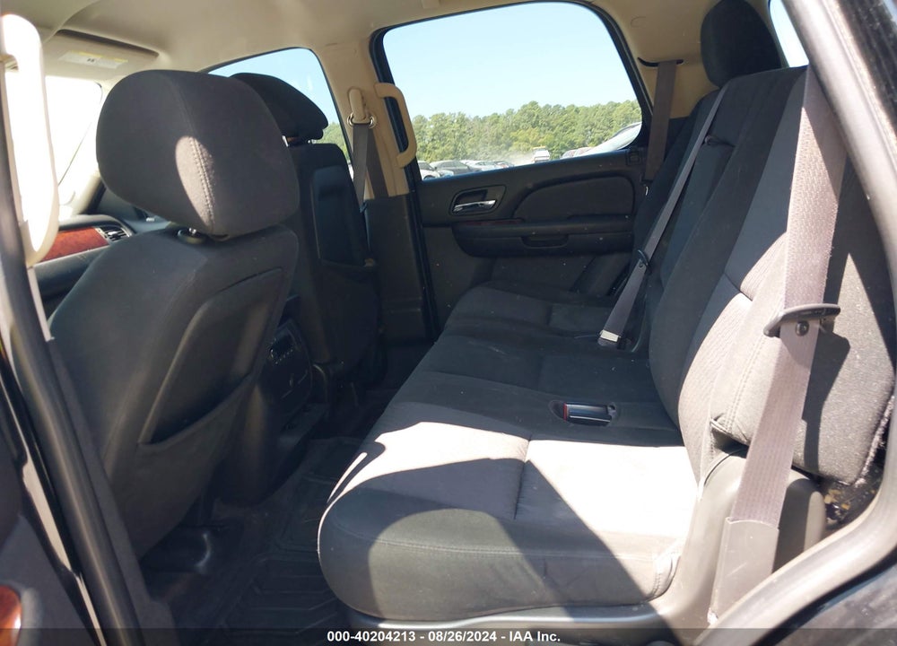 2011 CHEVROLET TAHOE LS VIN: 1GNSCAE03BR241295