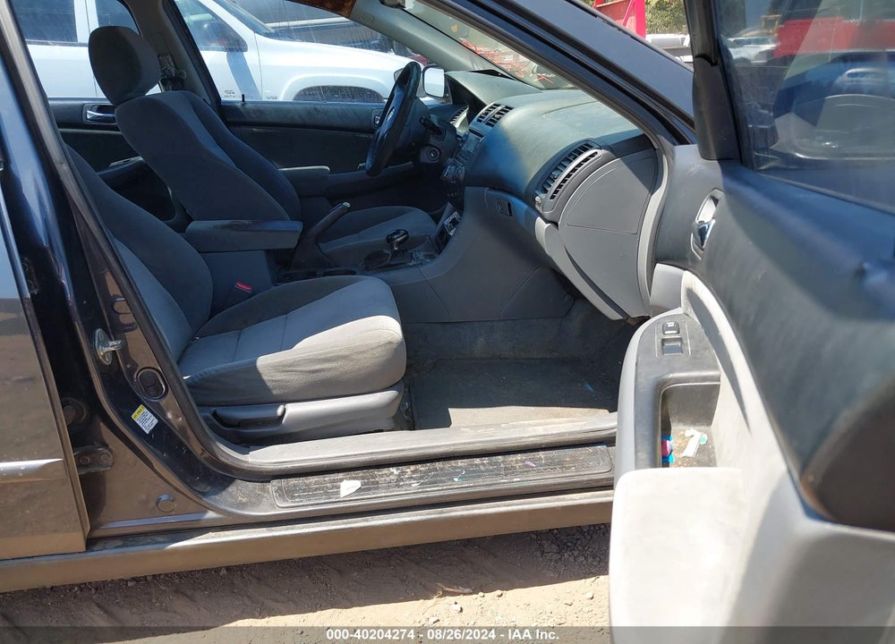 2005 HONDA ACCORD 2.4 LX VIN: 1HGCM55495A073140