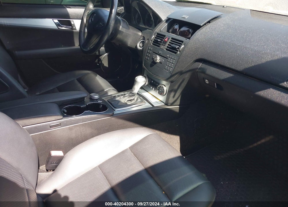 2009 MERCEDES-BENZ C 300 LUXURY/SPORT VIN: WDDGF54X99R041548