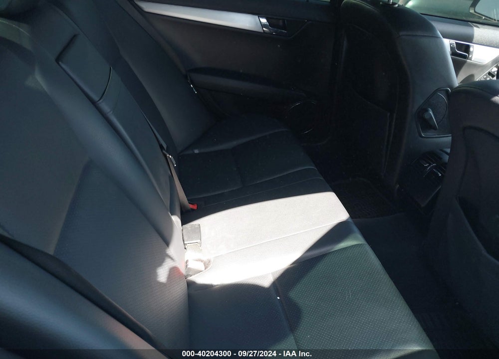 2009 MERCEDES-BENZ C 300 LUXURY/SPORT VIN: WDDGF54X99R041548