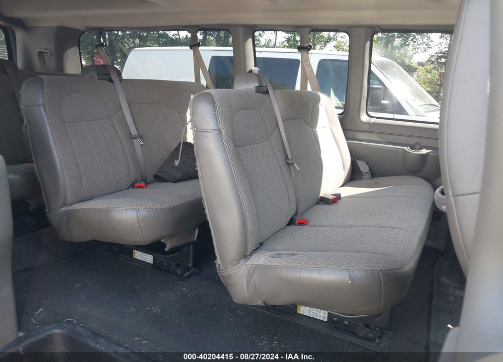 2020 CHEVROLET EXPRESS PASSENGER RWD 3500 EXTENDED WHEELBASE LT VIN: 1GAZGPFG7L1189818
