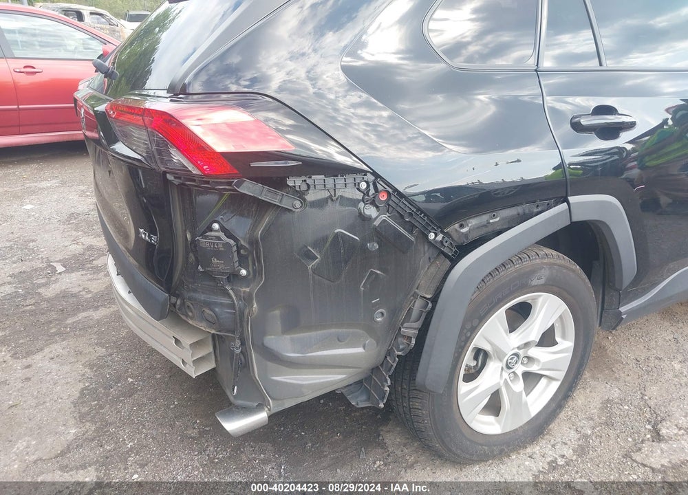2021 TOYOTA RAV4 XLE VIN: 2T3W1RFV6MC088635