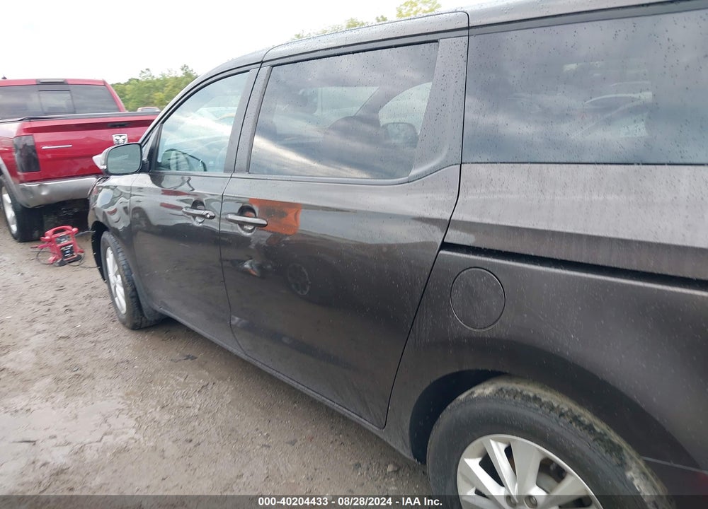 2018 KIA SEDONA LX VIN: KNDMB5C11J6380929