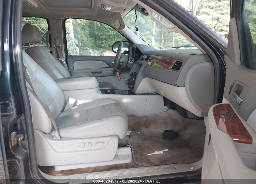 2008 CHEVROLET SUBURBAN 1500 LT VIN: 3GNFK16308G103378