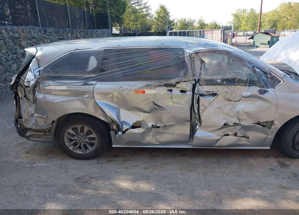 2023 TOYOTA SIENNA LE VIN: 5TDKRKEC2PS165617