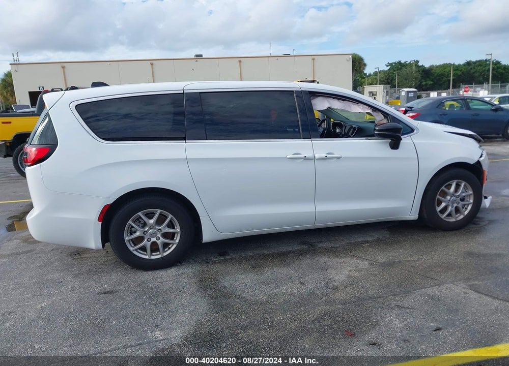 2024 CHRYSLER PACIFICA TOURING L VIN: 2C4RC1BGXRR120373