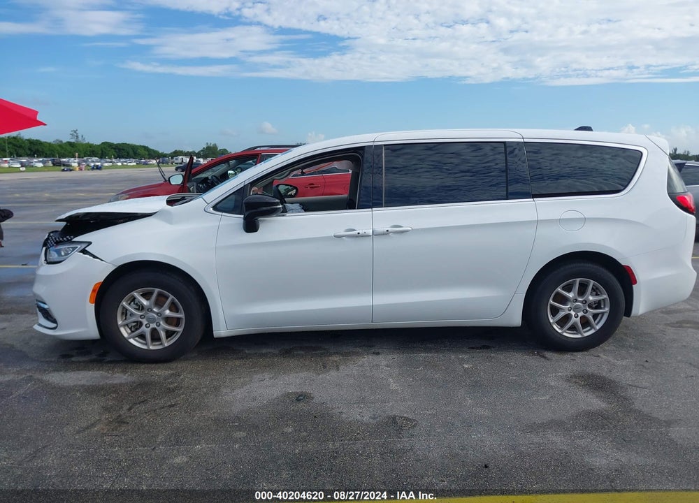 2024 CHRYSLER PACIFICA TOURING L VIN: 2C4RC1BGXRR120373