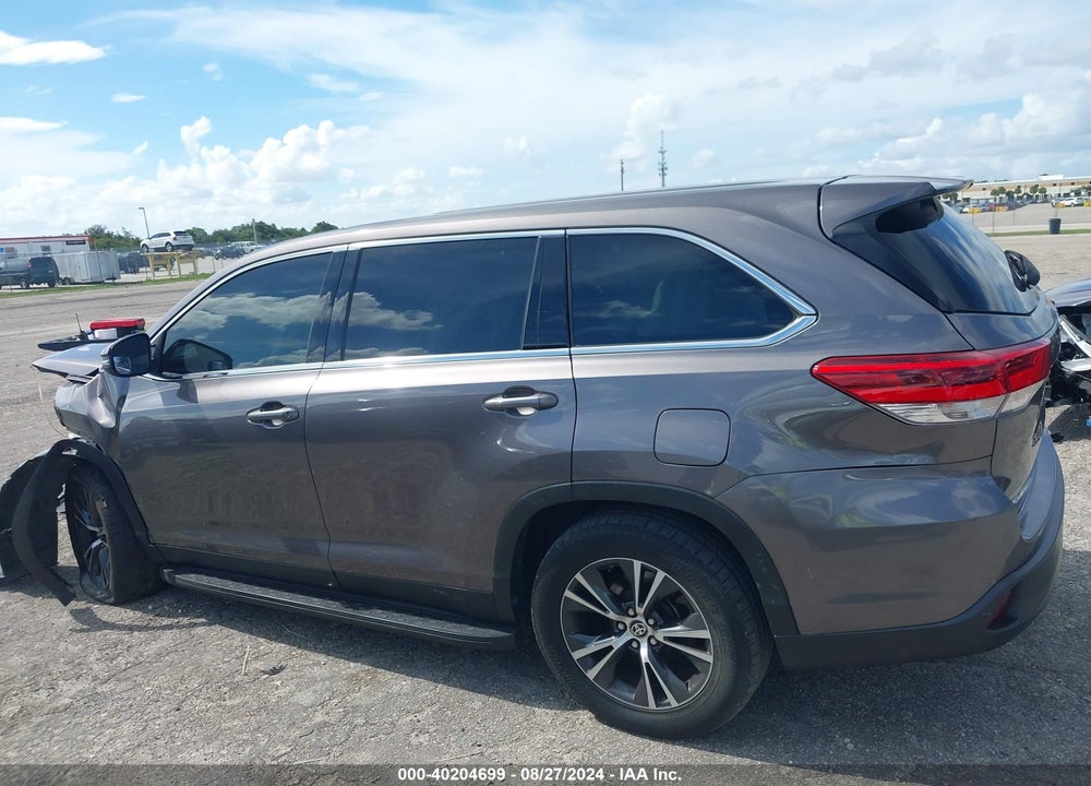 2019 TOYOTA HIGHLANDER LE VIN: 5TDZARFH0KS061676