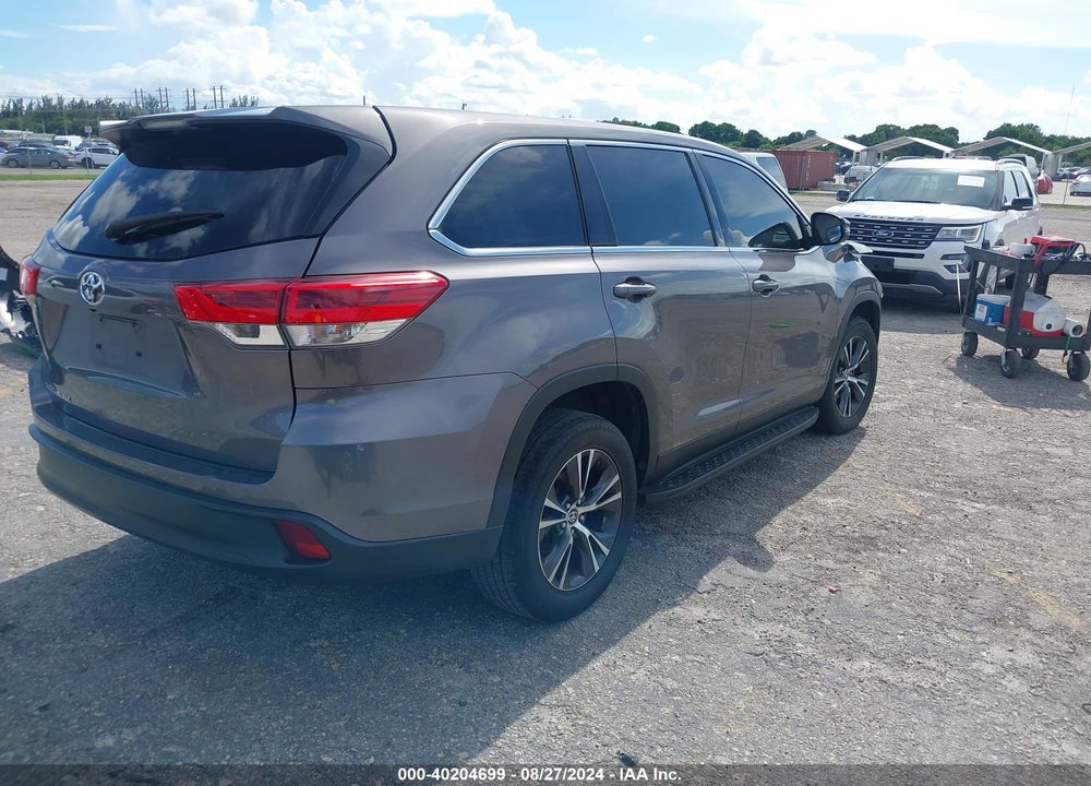 2019 TOYOTA HIGHLANDER LE VIN: 5TDZARFH0KS061676