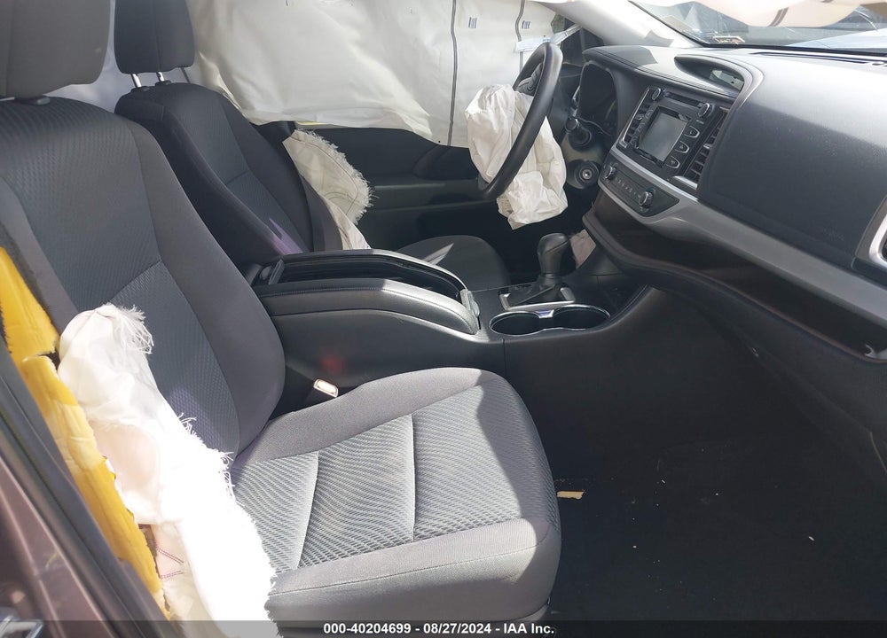 2019 TOYOTA HIGHLANDER LE VIN: 5TDZARFH0KS061676