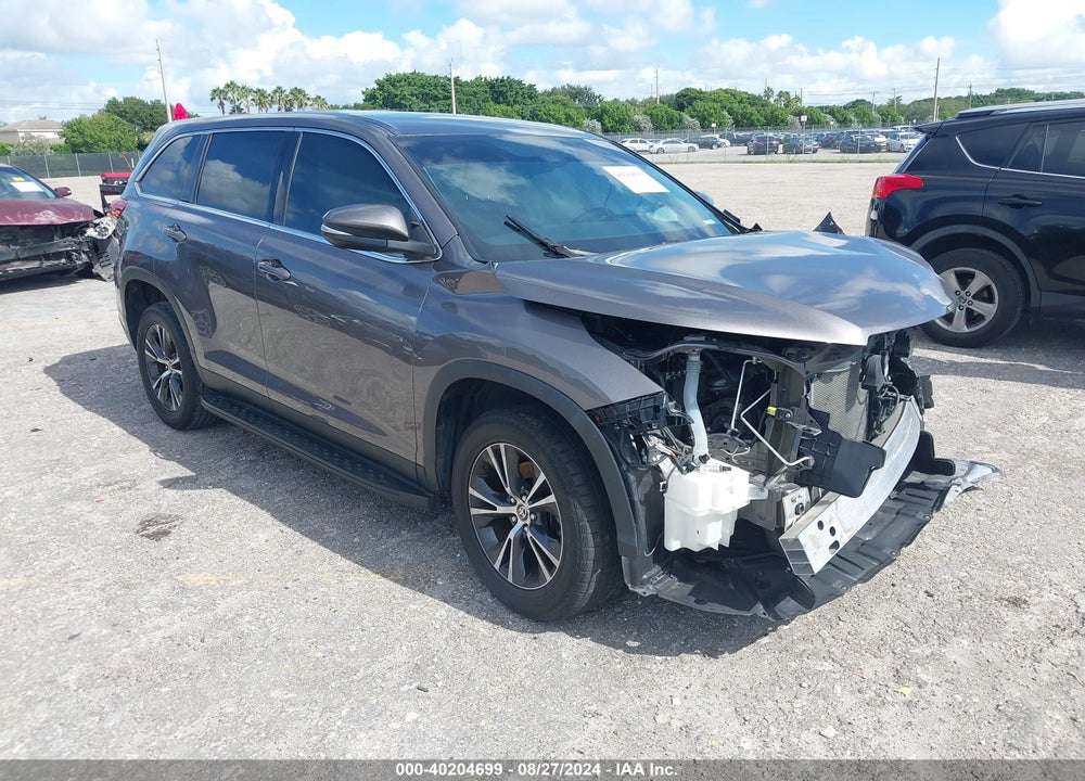 2019 TOYOTA HIGHLANDER LE VIN: 5TDZARFH0KS061676