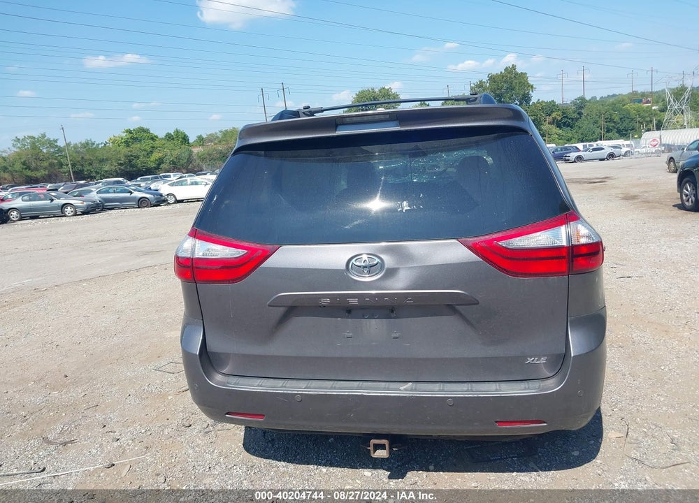 2015 TOYOTA SIENNA XLE PREMIUM 8 PASSENGER VIN: 5TDYK3DC1FS644969