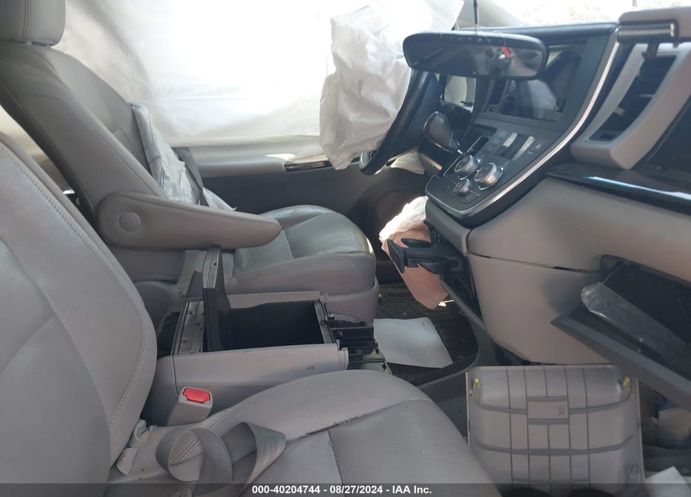 2015 TOYOTA SIENNA XLE PREMIUM 8 PASSENGER VIN: 5TDYK3DC1FS644969