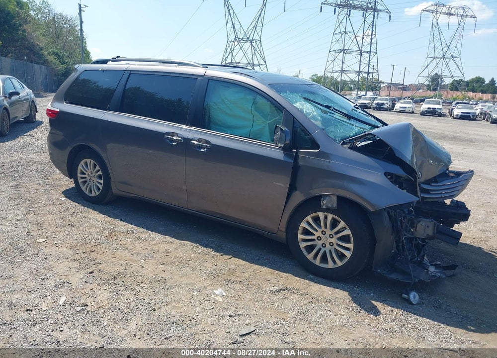 2015 TOYOTA SIENNA XLE PREMIUM 8 PASSENGER VIN: 5TDYK3DC1FS644969