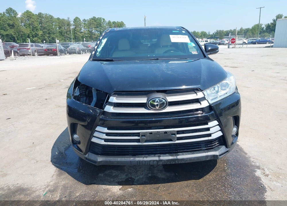 2019 TOYOTA HIGHLANDER XLE VIN: 5TDJZRFH5KS945571