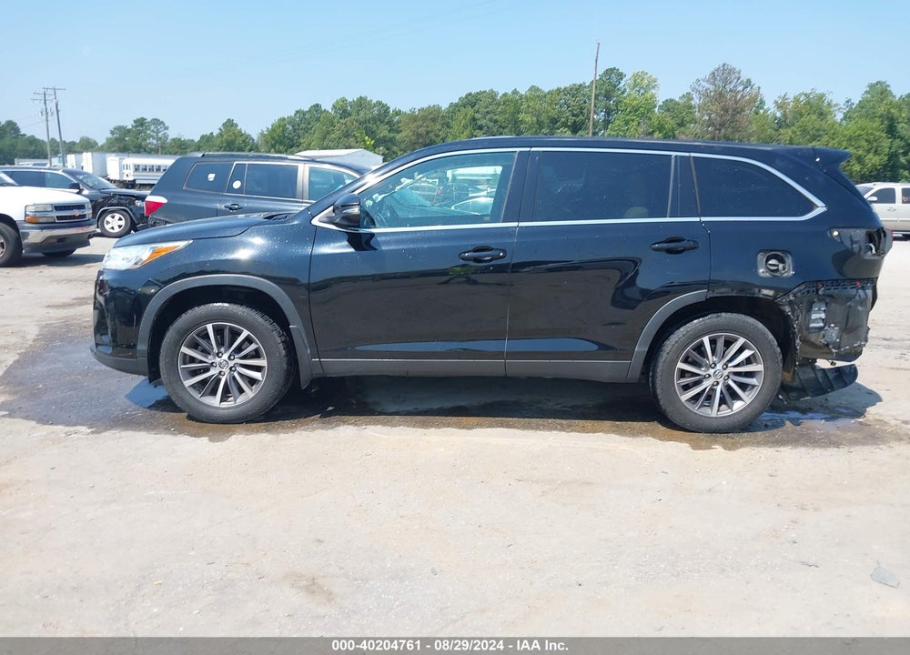 2019 TOYOTA HIGHLANDER XLE VIN: 5TDJZRFH5KS945571