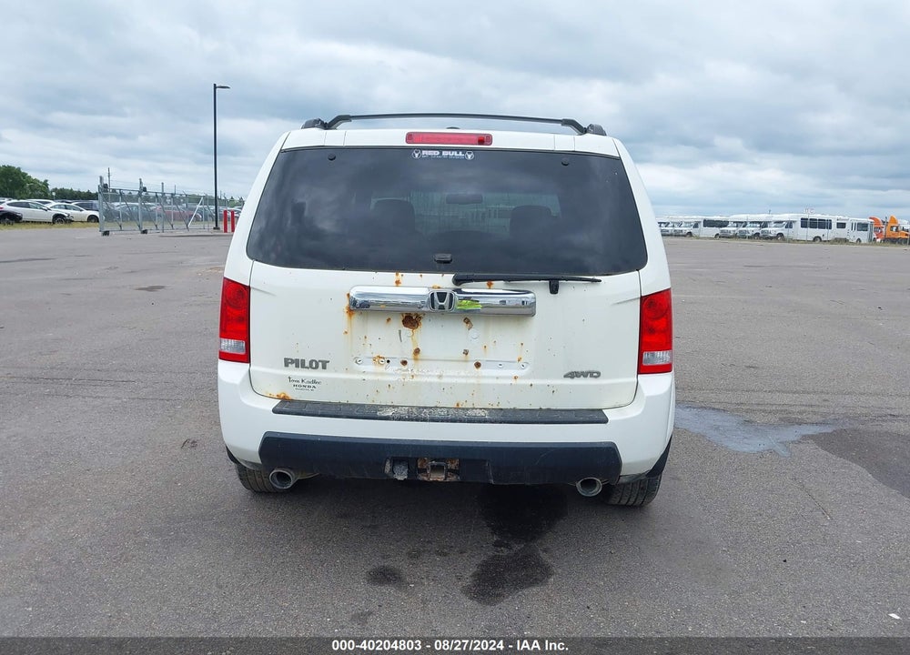 2011 HONDA PILOT EX-L VIN: 5FNYF4H58BB005959