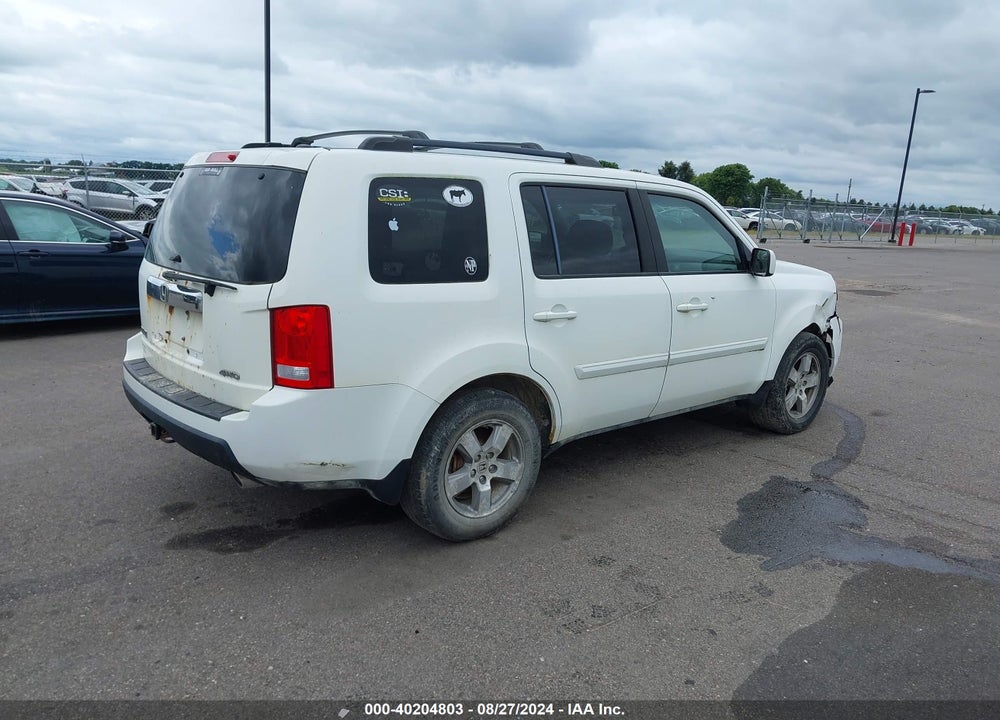 2011 HONDA PILOT EX-L VIN: 5FNYF4H58BB005959