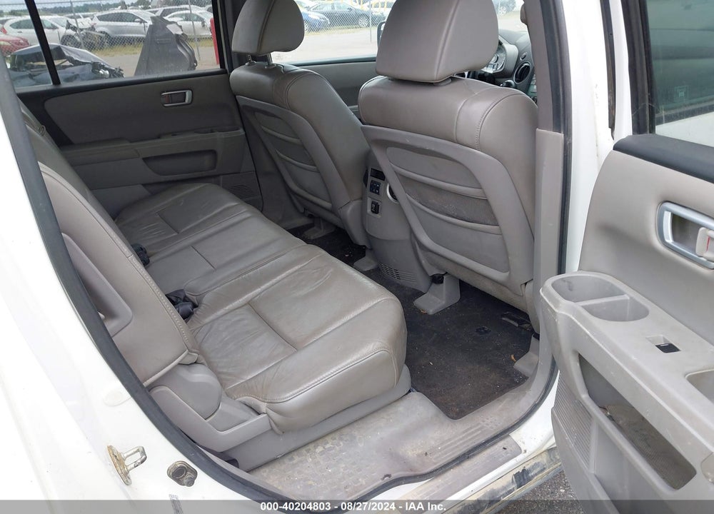 2011 HONDA PILOT EX-L VIN: 5FNYF4H58BB005959