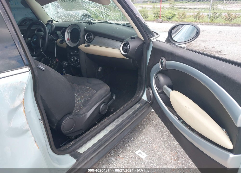 2013 MINI HARDTOP COOPER VIN: WMWSU3C59DT692251