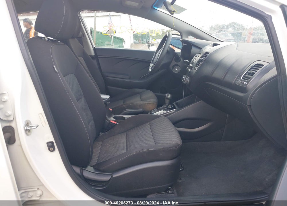 2017 KIA FORTE VIN: 3KPFK4A7XHE044503
